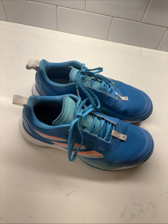 adidas Shoes - Women’s Adidas Avacourt Tennis shoes